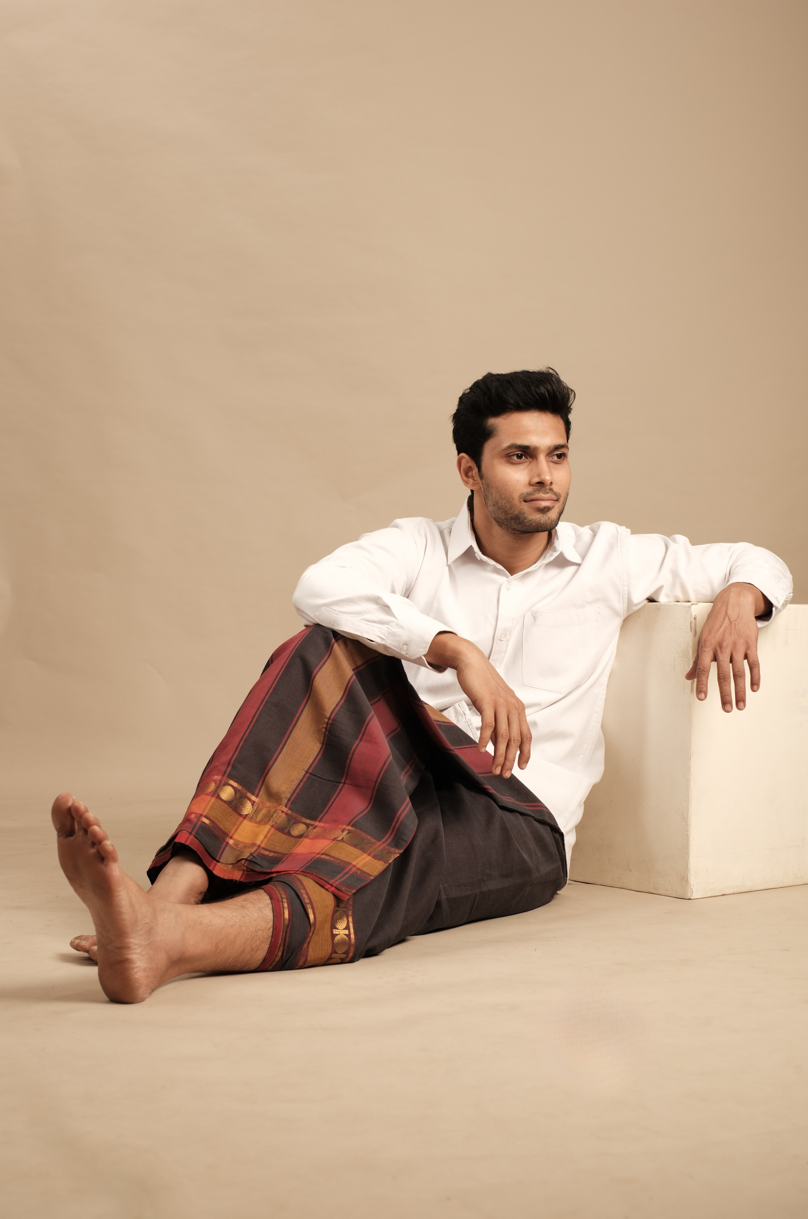 Maroon Gold Vesti | Classic