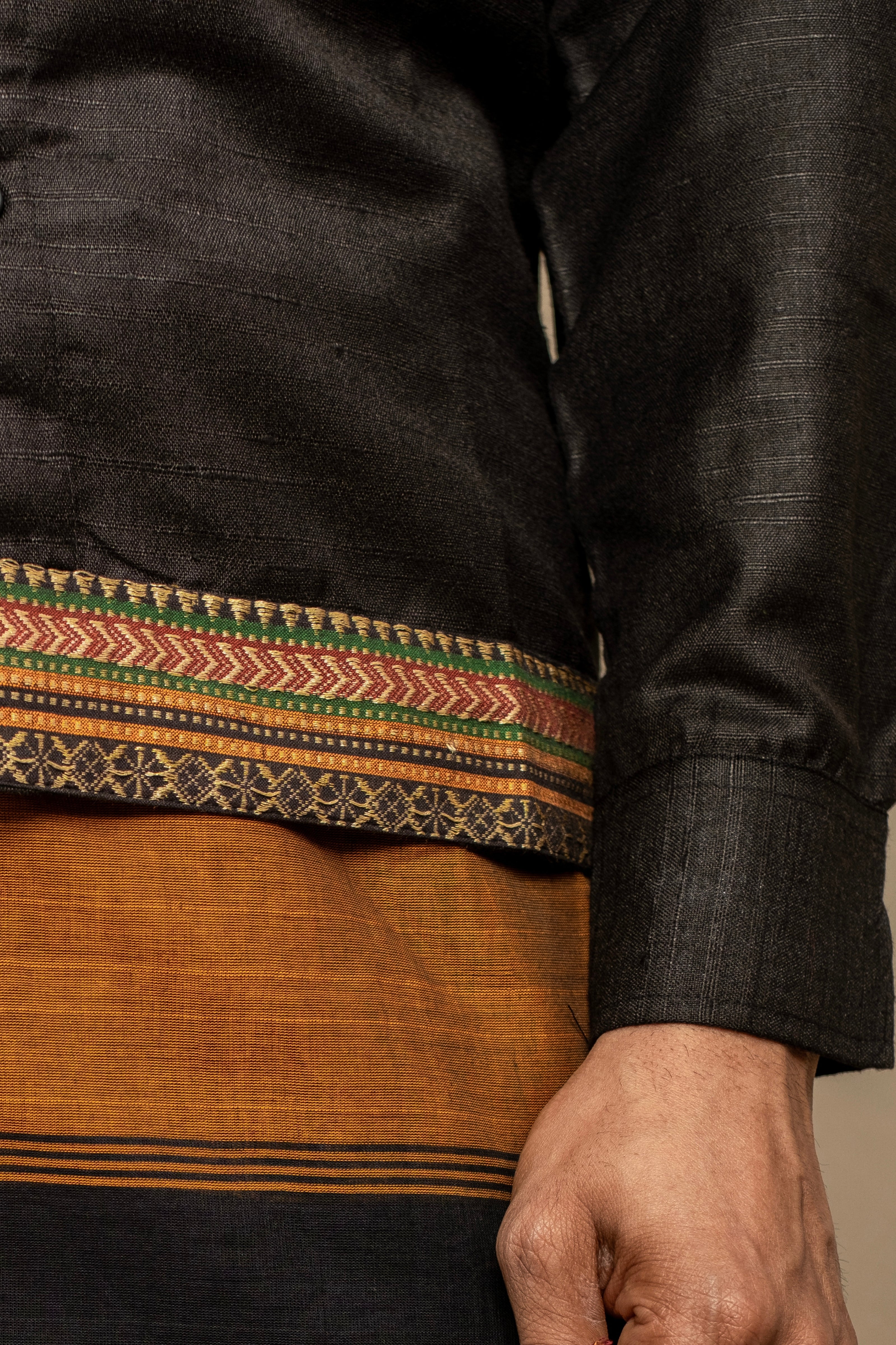 RETRO BLACK Satta - Premium Shirts