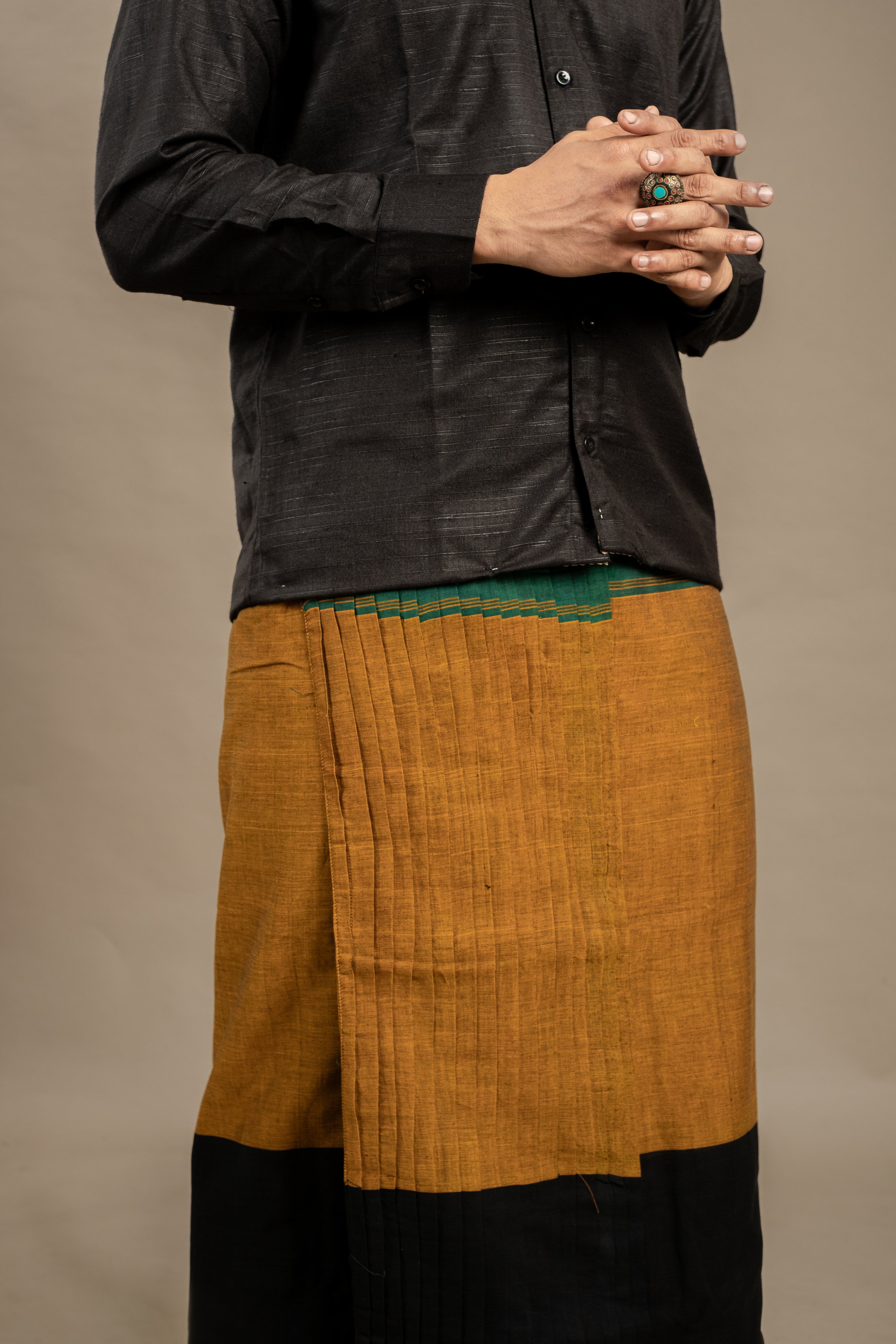 PAWAN  Mupbagam - Veshti