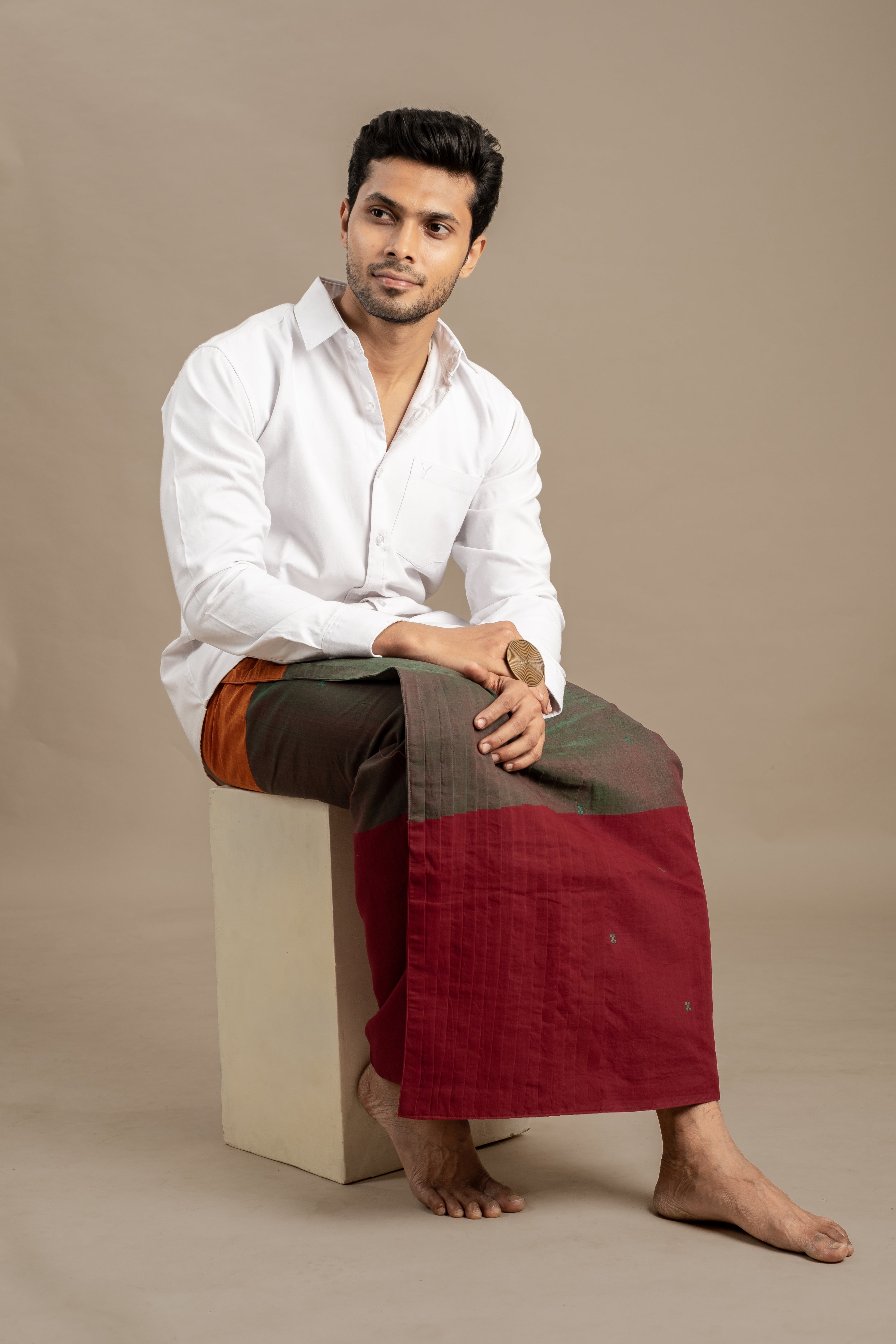 AAM RAS Mupbagam - Veshti