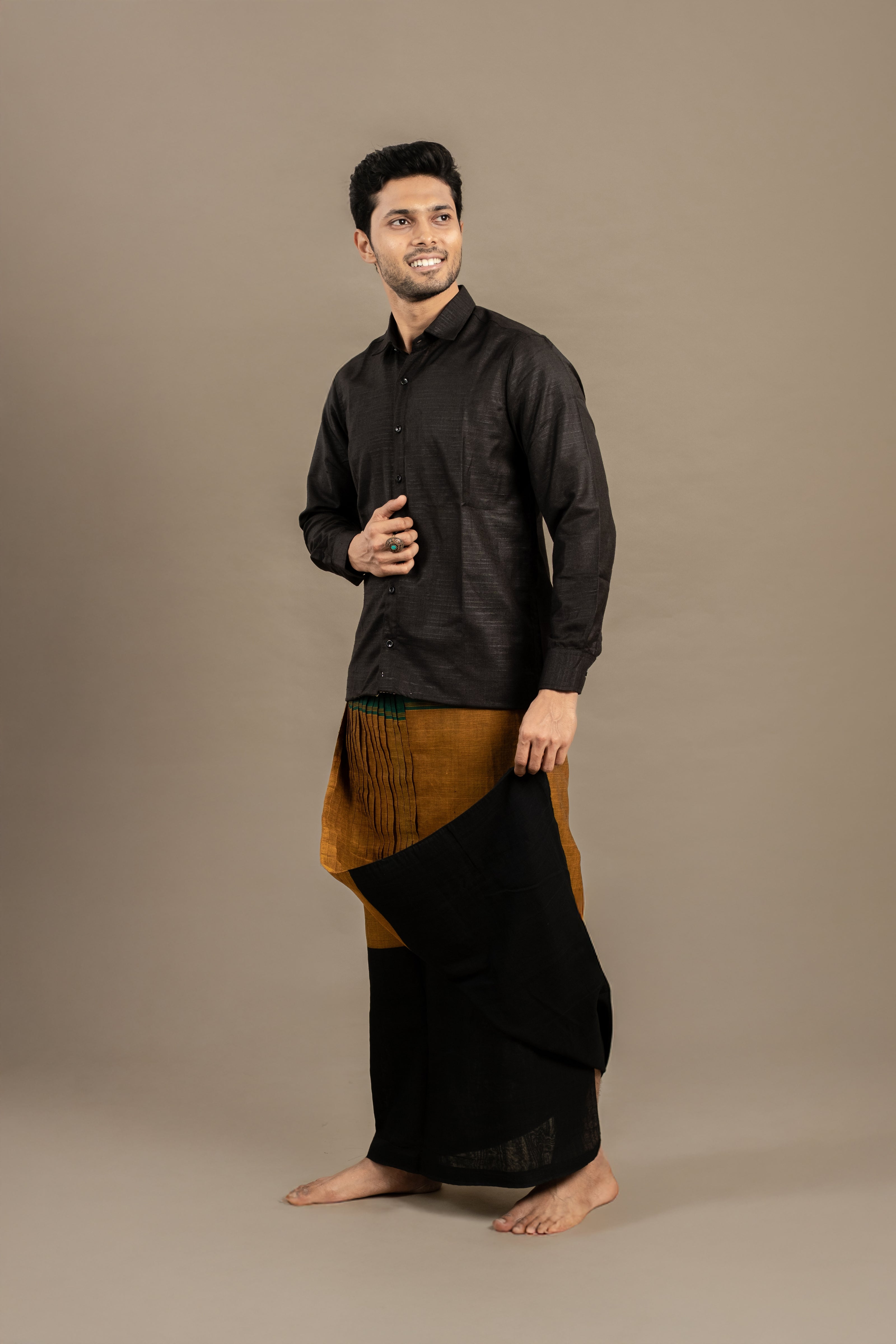 PAWAN  Mupbagam - Veshti