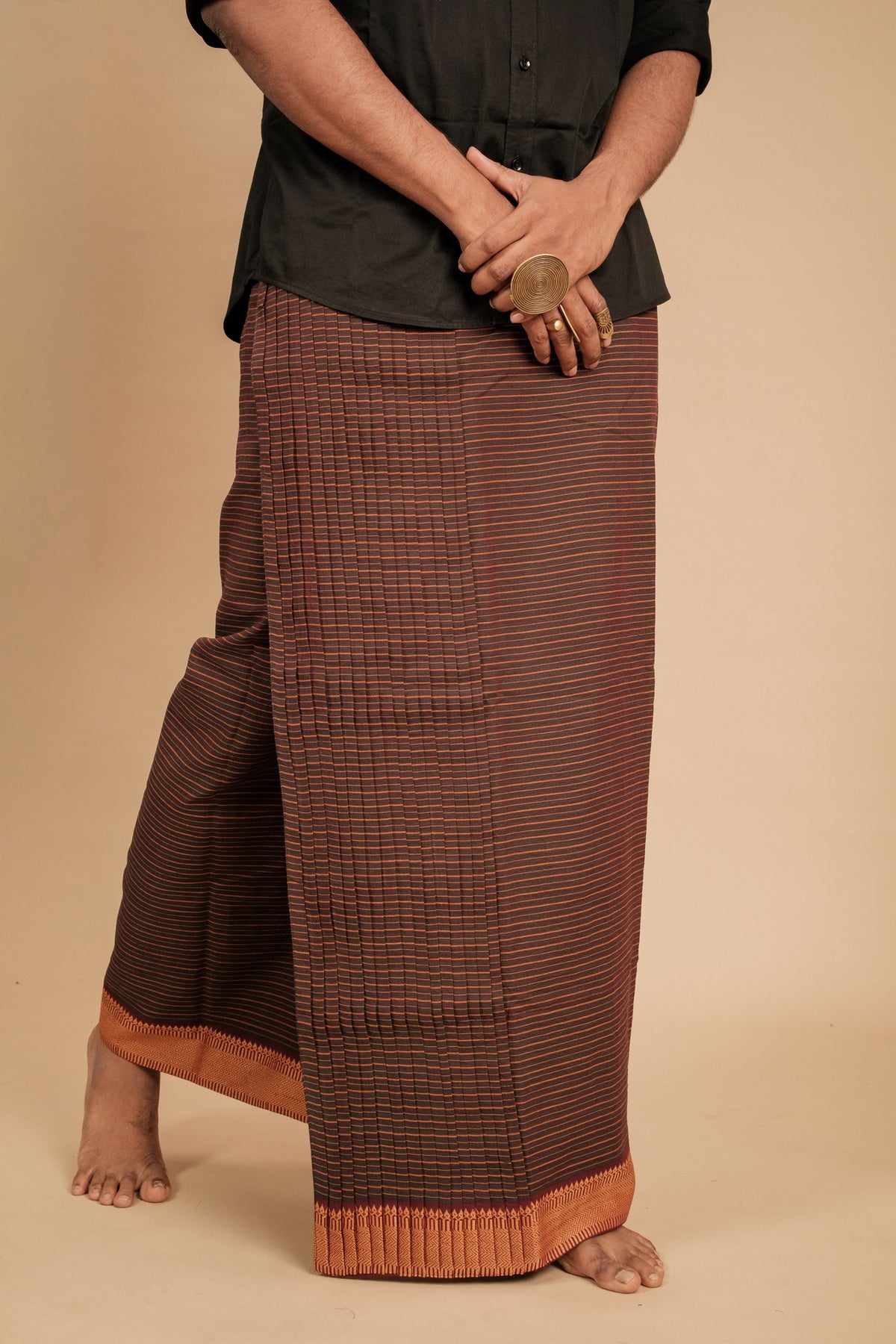 One of a Kind Veshti – Vel Brown