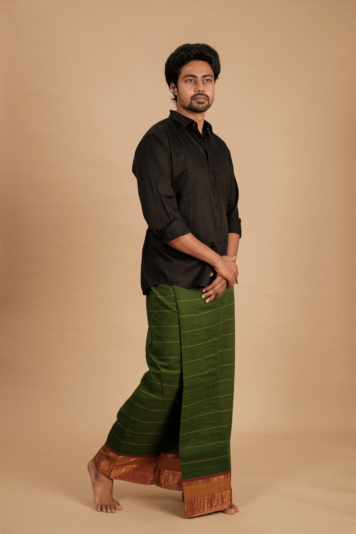 One of a Kind Veshti – Vel Pachai