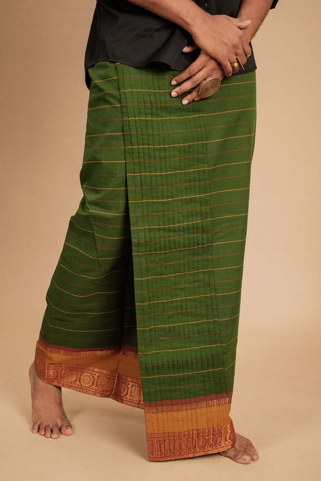 One of a Kind Veshti – Vel Pachai