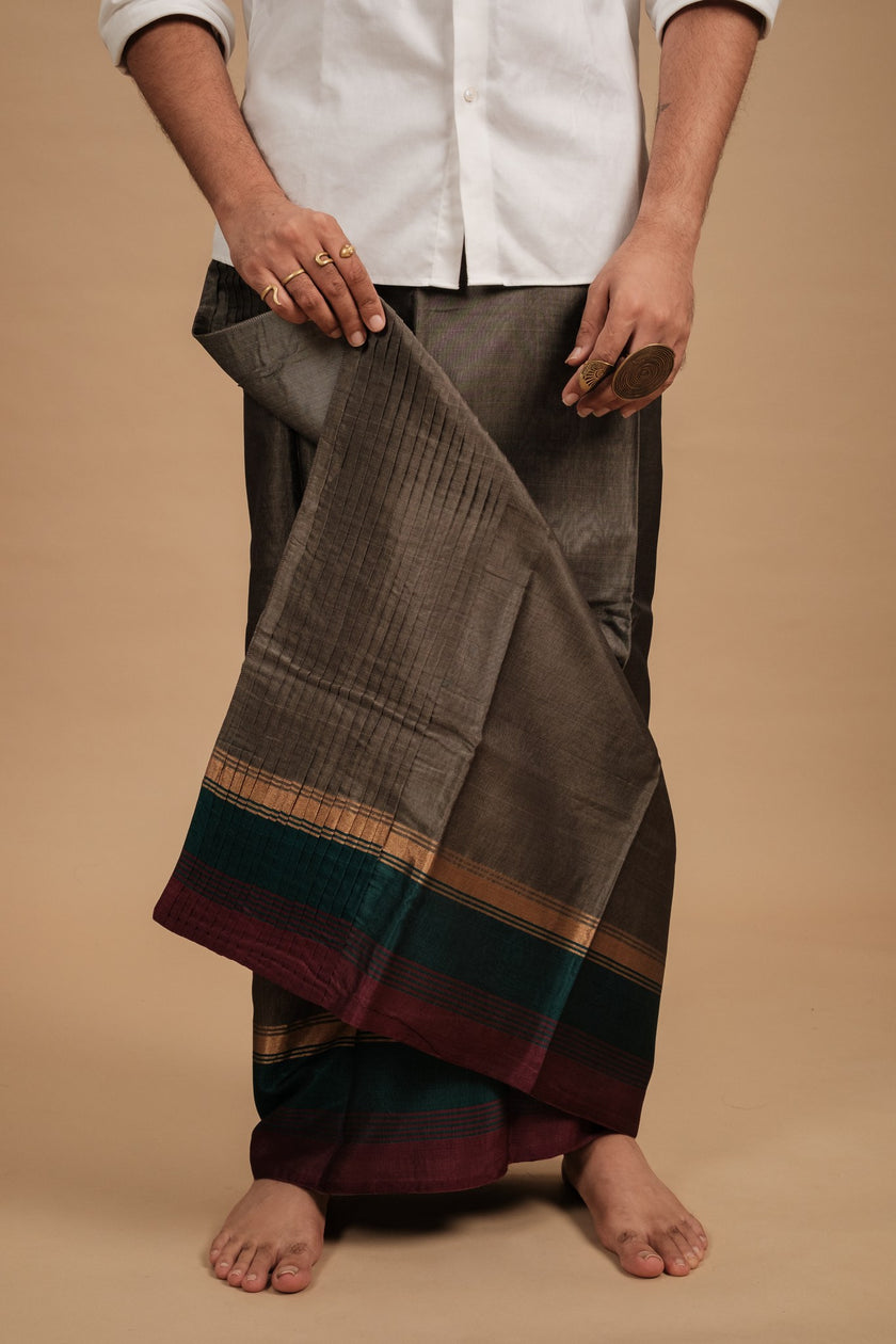One of a Kind Veshti – Saambal