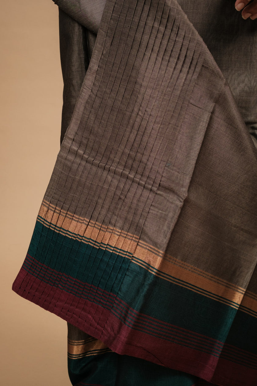 One of a Kind Veshti – Saambal