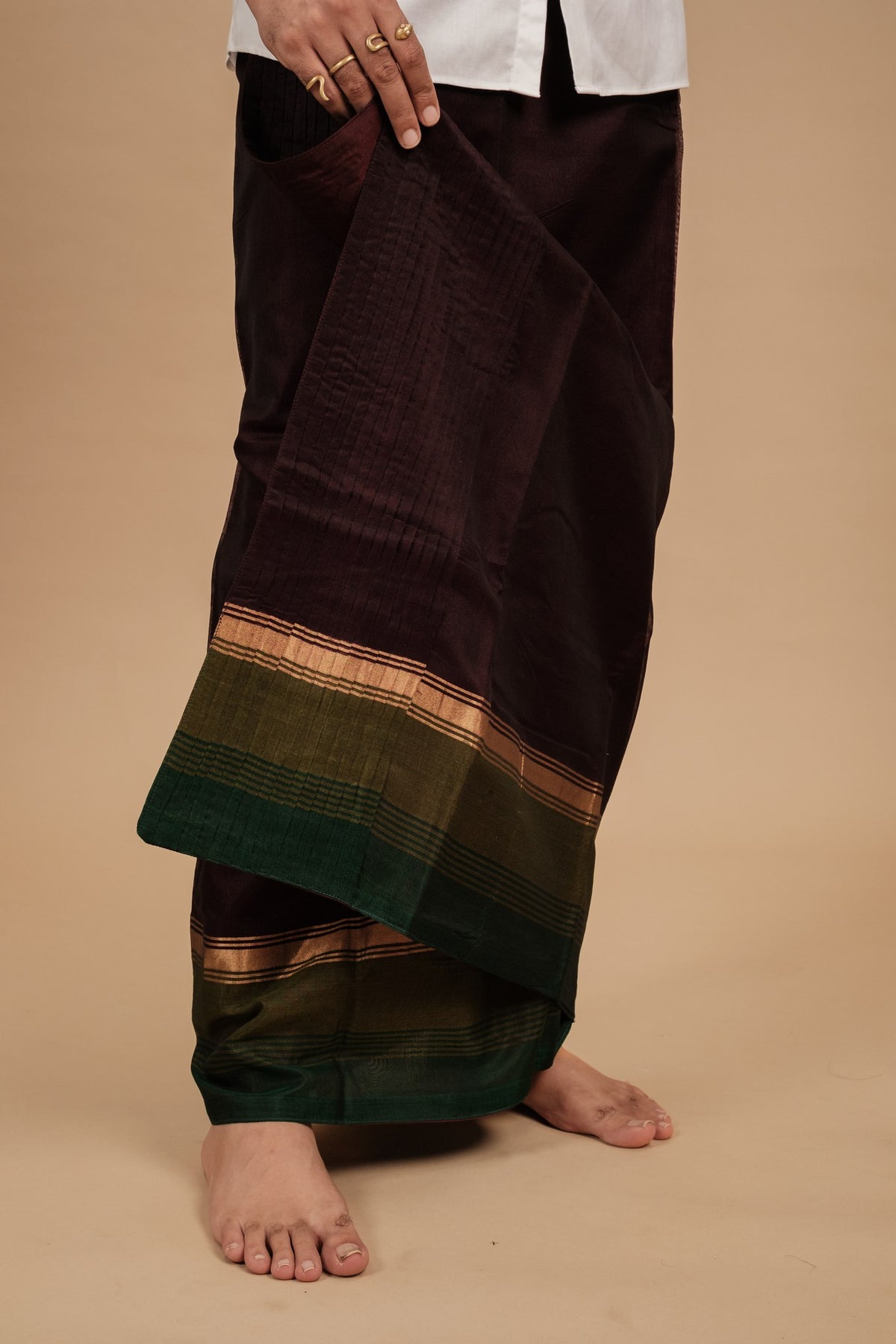 One of a Kind Veshti – Nava