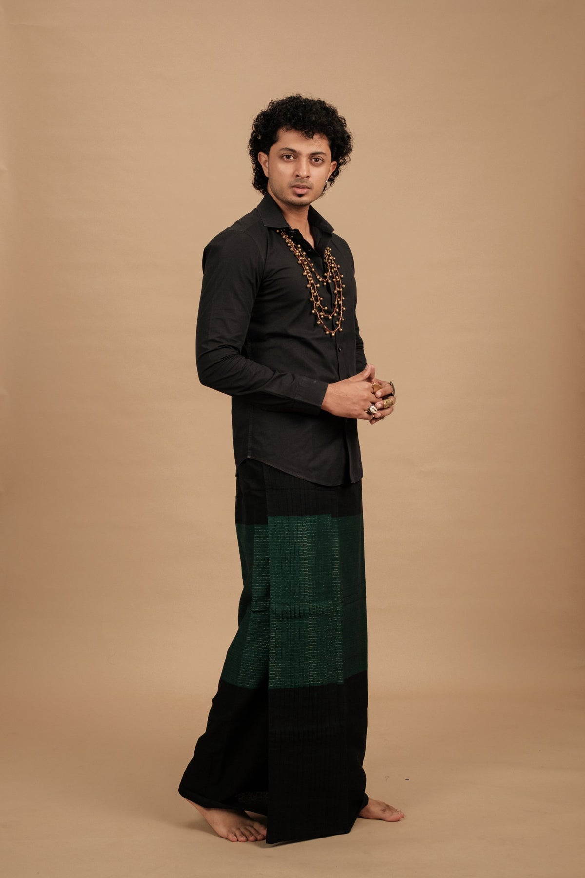 Mupbagam Veshti – Vaira Oosi