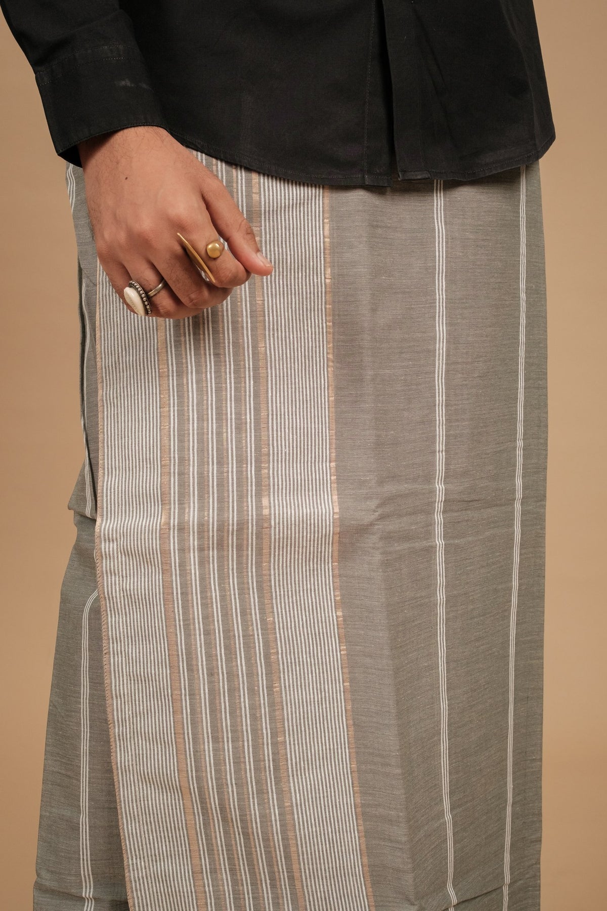 Classic Vaanam Veshti – Dark Grey 1