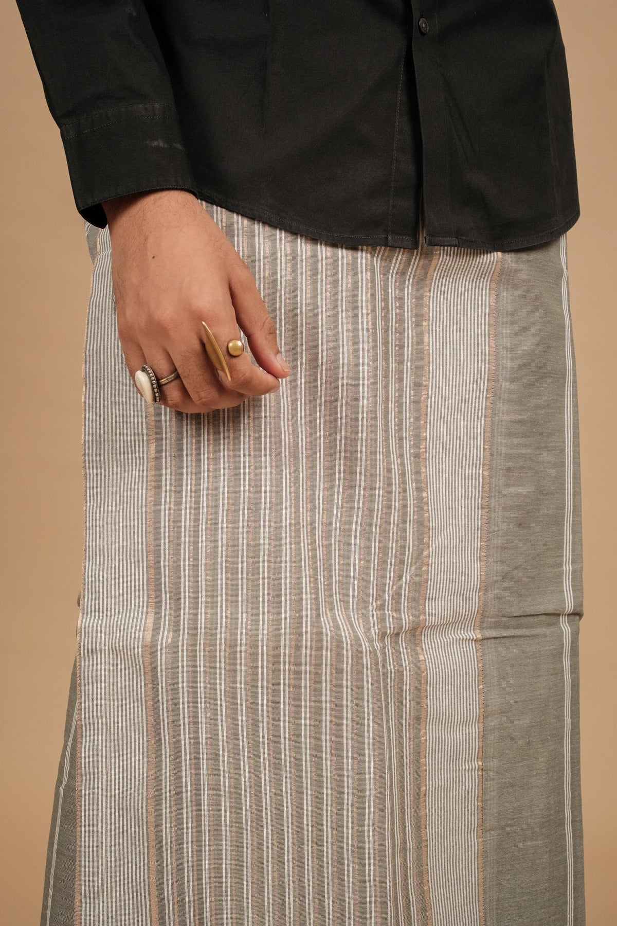 Classic Vaanam Veshti – Dark Grey 2