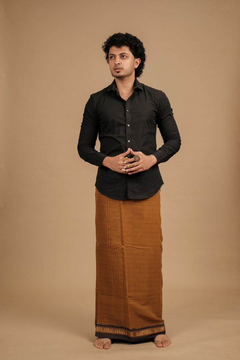 Classic Vaanam Veshti – Gold Zari