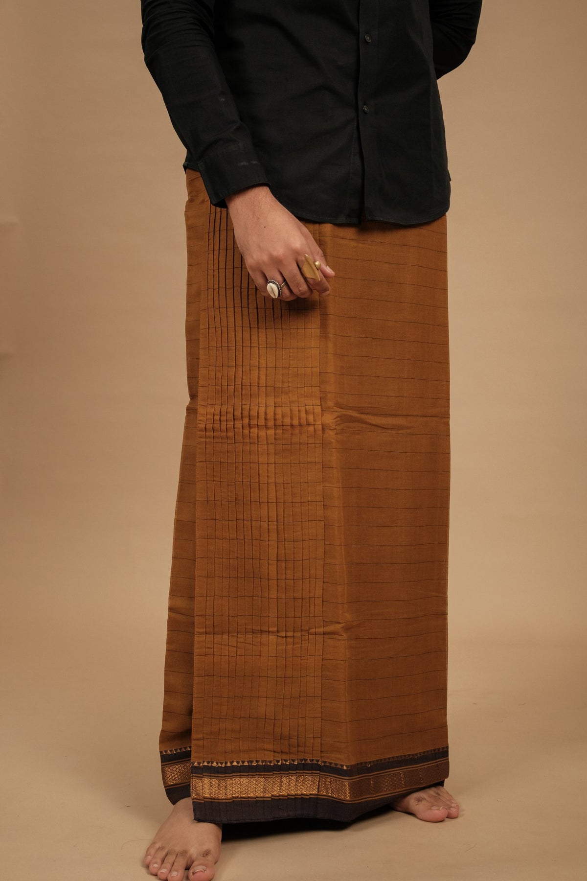 Classic Vaanam Veshti – Gold Zari