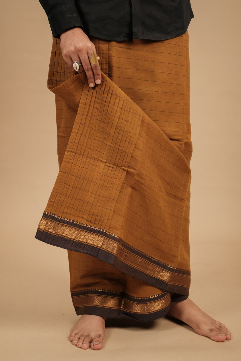 Classic Vaanam Veshti – Gold Zari
