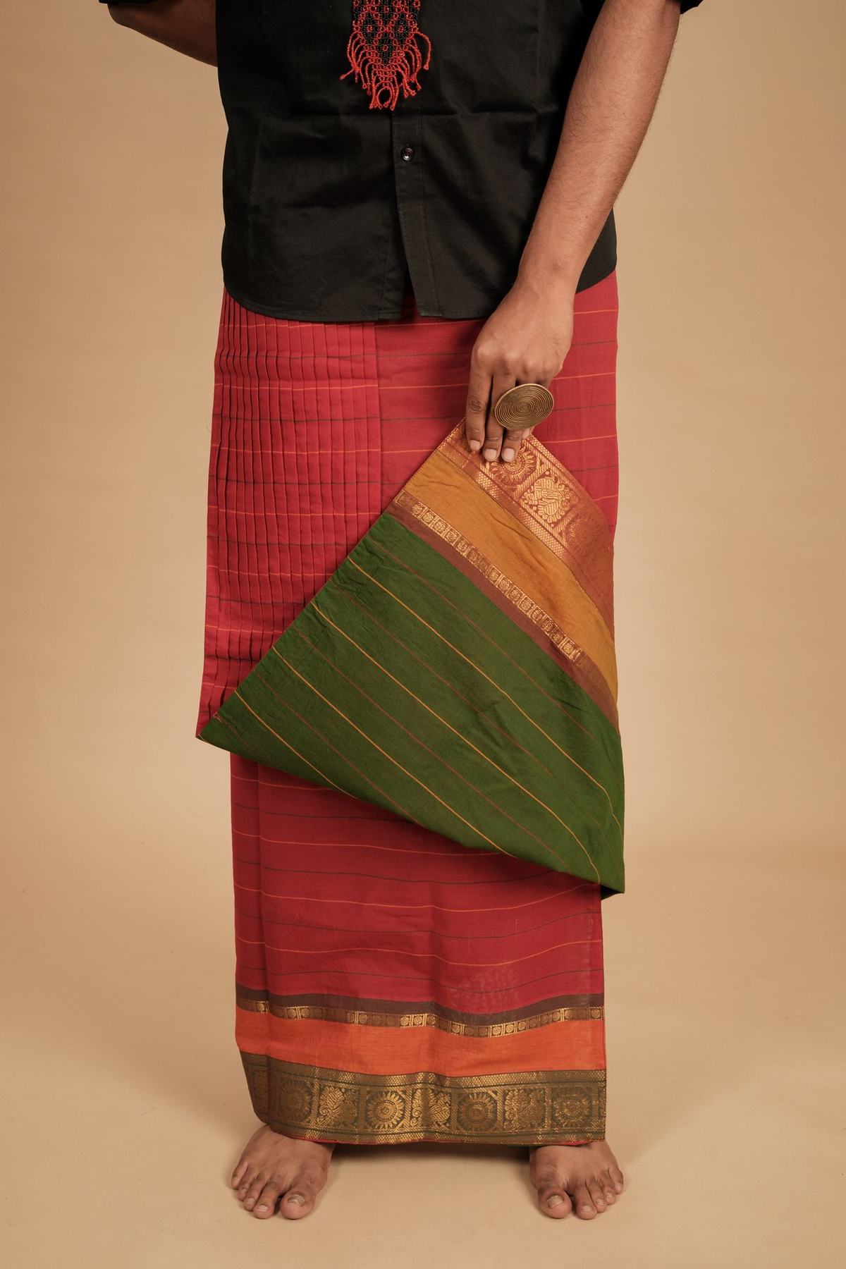 One of a Kind Veshti – Vel Sepu